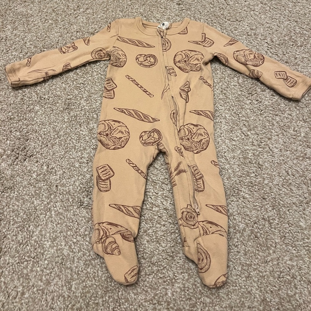 Kate Quinn bread footies organic cotton